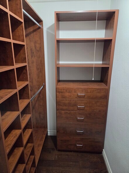 Building Photo - 1344 N Martel Ave