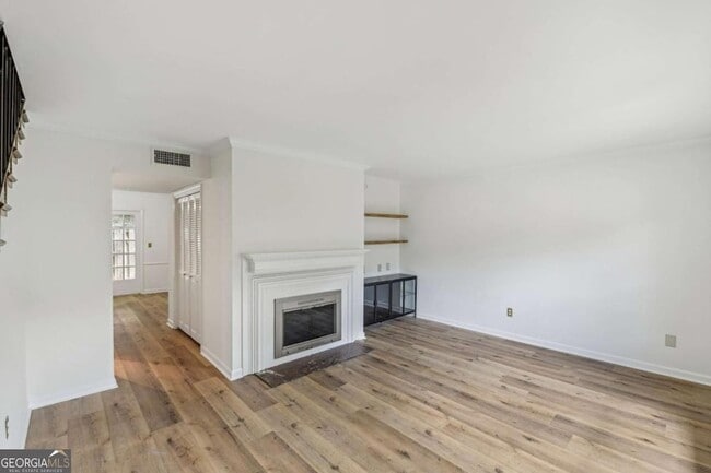 Building Photo - 98 La Rue Pl NW