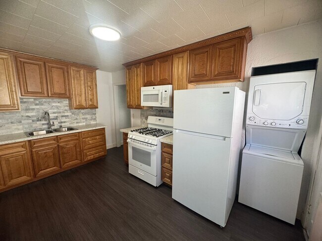 Building Photo - Cozy 1 Bedroom 1 Bath in West Sacramento