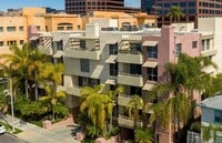 Building Photo - Rare Opportunity to Rent Spacious & Bright WLA Condo