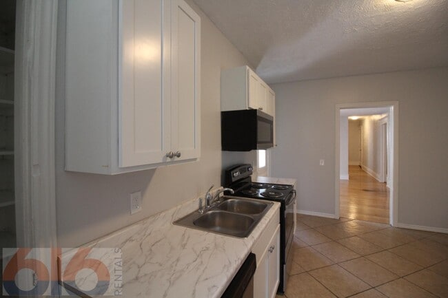 Building Photo - 27 National Ave SW