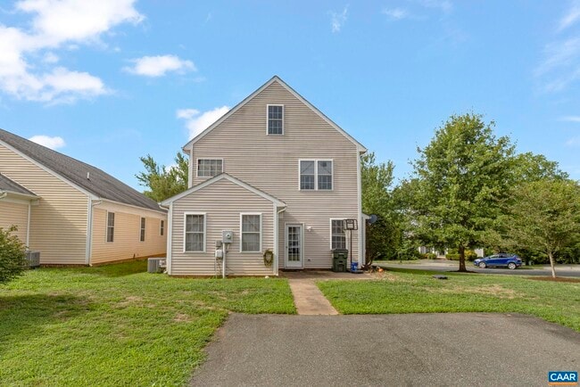 Building Photo - 132 St Andrews St