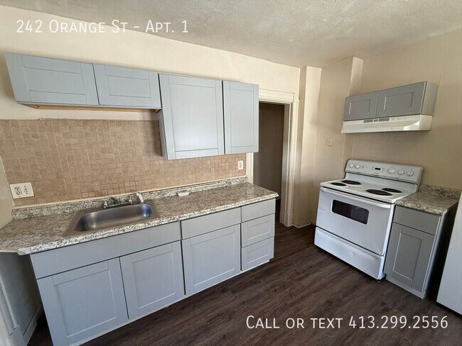 Building Photo - 242 Orange St