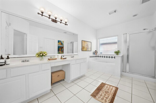Building Photo - 15026 Magnoliabough Pl
