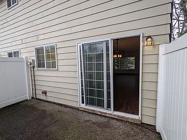 Building Photo - Available Now! Pet-Friendly 2 Bed/ 1.5 Bath with Patio & Parking