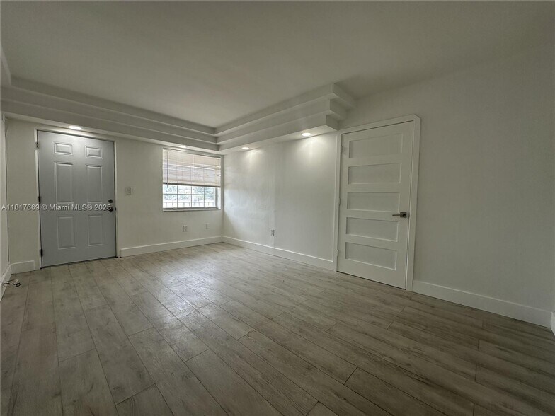 Building Photo - 525 Meridian Ave