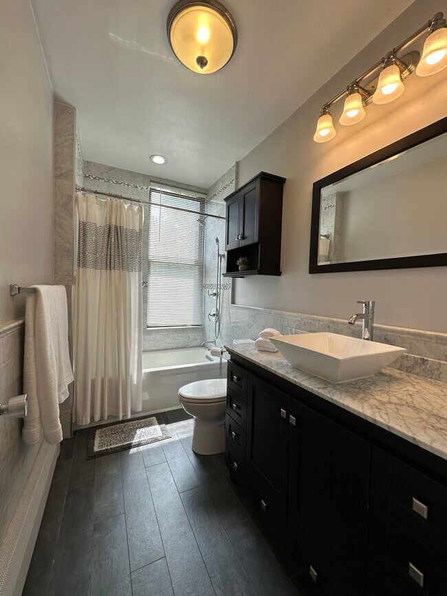 Building Photo - 135 Park Ave