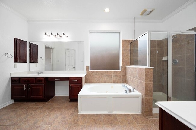Building Photo - 15119 Shady Gate Ct