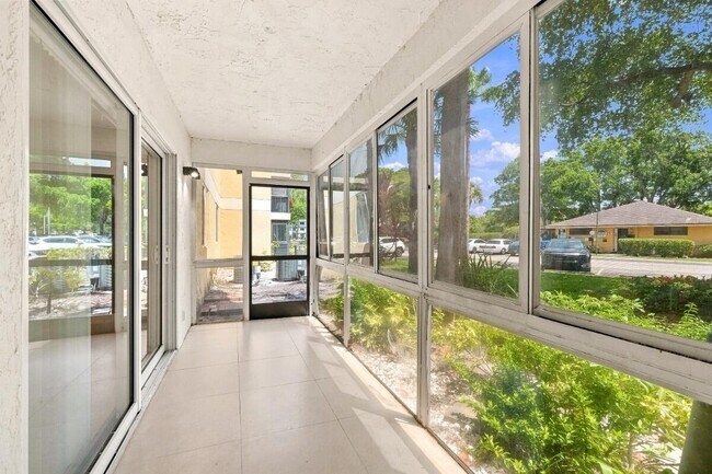 Building Photo - 3017 N Oakland Forest Dr