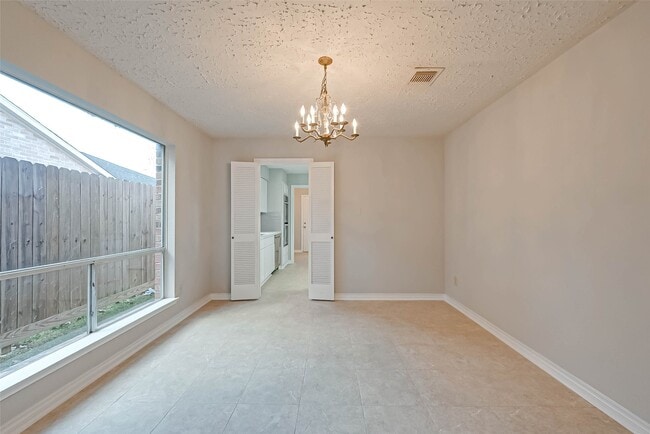 Building Photo - 22610 Deville Dr
