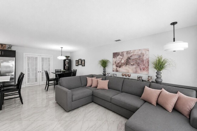 Building Photo - 517 Ibis Dr