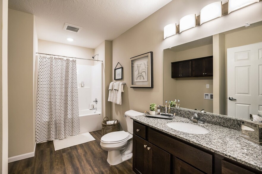 Primary Photo - Redwood Fort Wayne Noyer Road