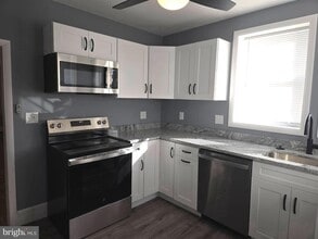 Building Photo - 2911 Markley Ave