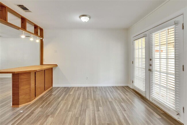 Building Photo - 1402 Citation Cir