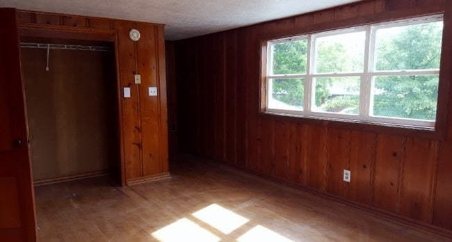 Building Photo - 2030 W Arrowhead Dr