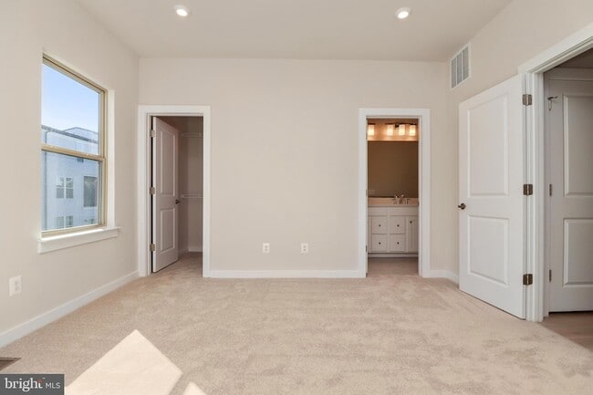 Building Photo - 2176 Glacier Rd