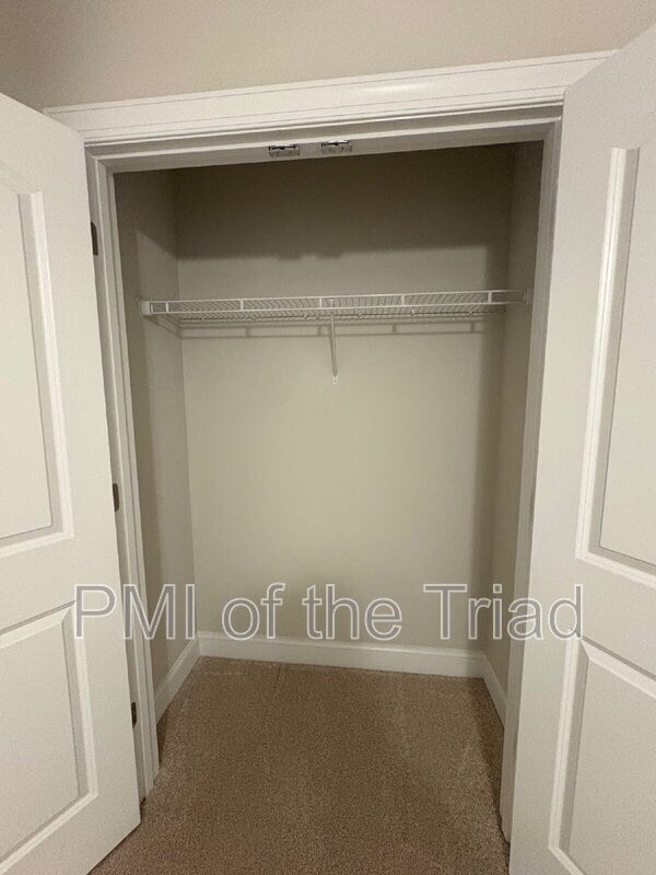 Building Photo - 1103 Chariot Square