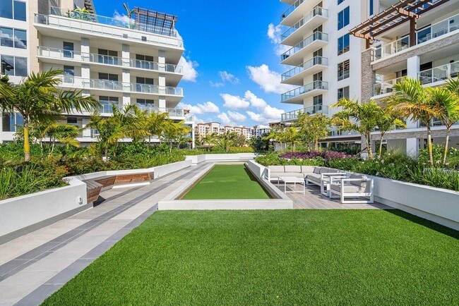 Building Photo - 220 SE Mizner Blvd