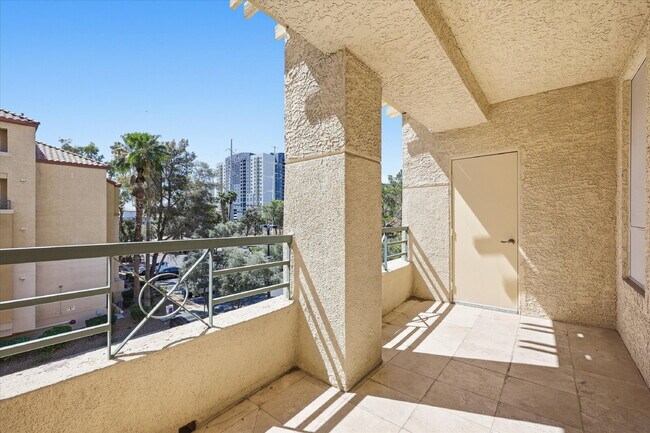 Building Photo - Luxury 1-Bedroom Rental in Guard-Gated Meridian – Walk to the Strip!
