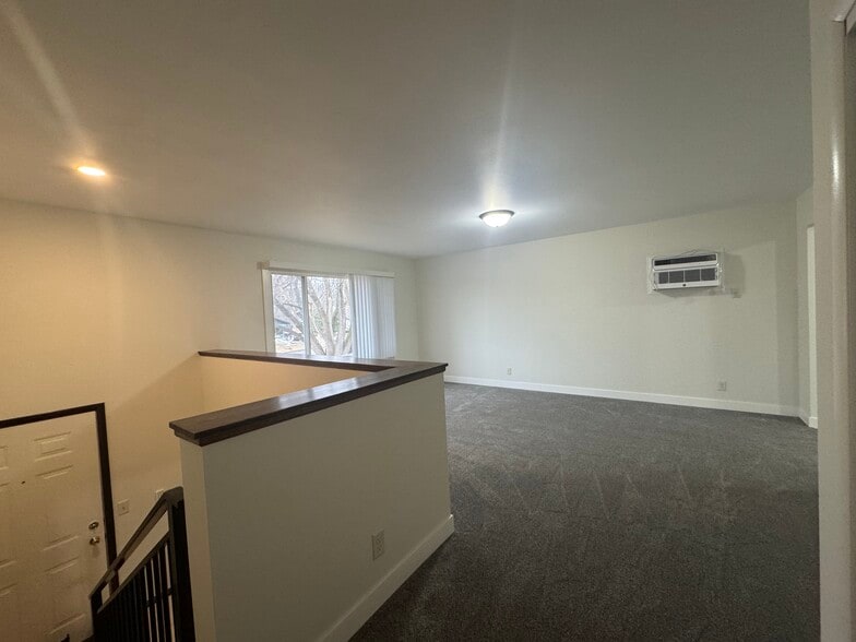 Building Photo - 3015 Pine Lodge Rd