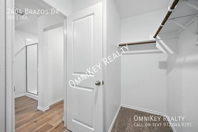 Building Photo - 2404 Brazos Dr