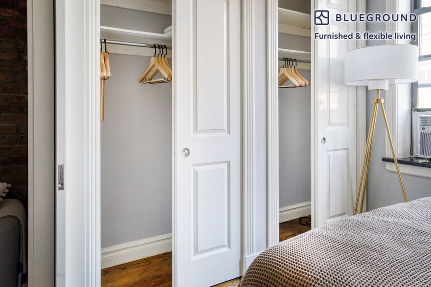 Building Photo - 234 E 14th St