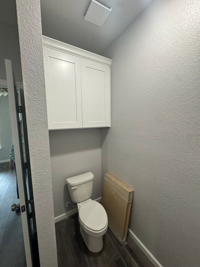 Building Photo - 3/2/2 NEW CONSTRUCTION Spacious YARD WITH ...