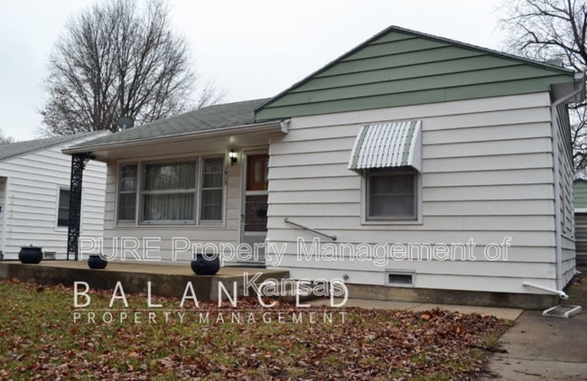 Primary Photo - 1915 SW Moundview Dr