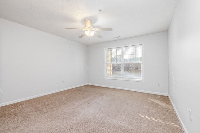 Building Photo - 3 Bedroom Lake View Condo on McFayden Lake with Lakeviews