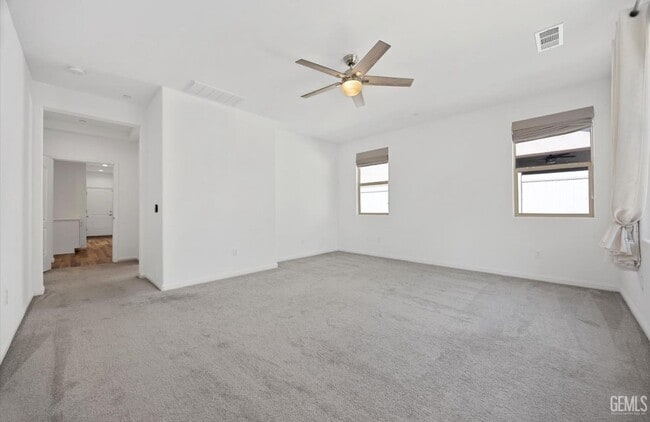 Building Photo - 13600 Pixton Ave
