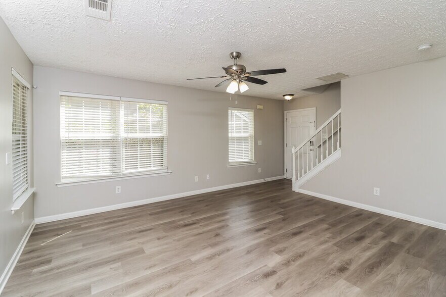 Building Photo - 168 Ilex Dr