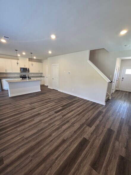 Open concept first floor w/half bath - 3901 Northbrook Dr