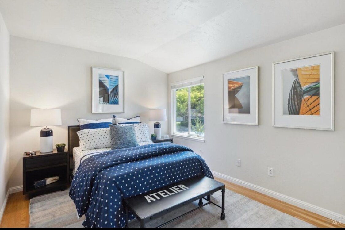 Building Photo - 310 Marin Oaks Dr