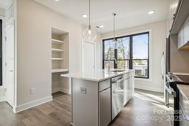 Building Photo - 4528 Radler Ct