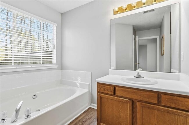 Building Photo - 1967 Abbey Province