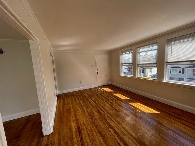 Building Photo - 36 Barstow St