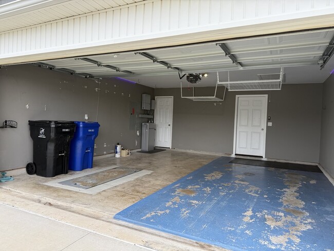 Building Photo - 1232 E Toledo St