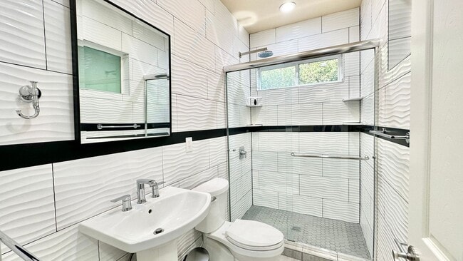 Building Photo - Immaculate and Beautiful Attached JADU Construction Guest Home on Lovely, Gated Private Property!