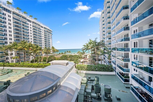Building Photo - 2301 Collins Ave