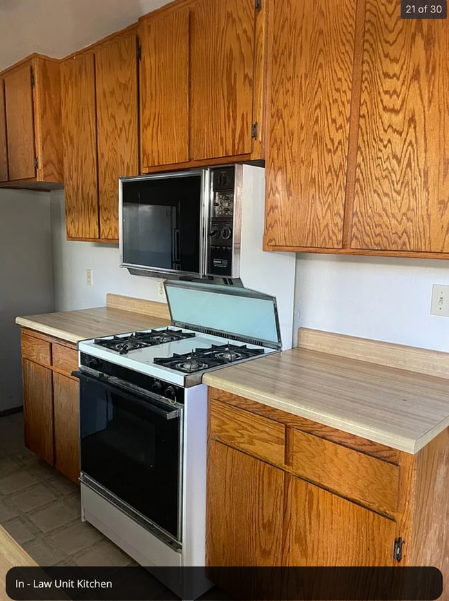 Building Photo - Charming 3 Bed / 1 Bath Home + In-Law Unit – Spacious & Flexible Living