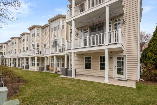 Building Photo - 25 Creekside Ct