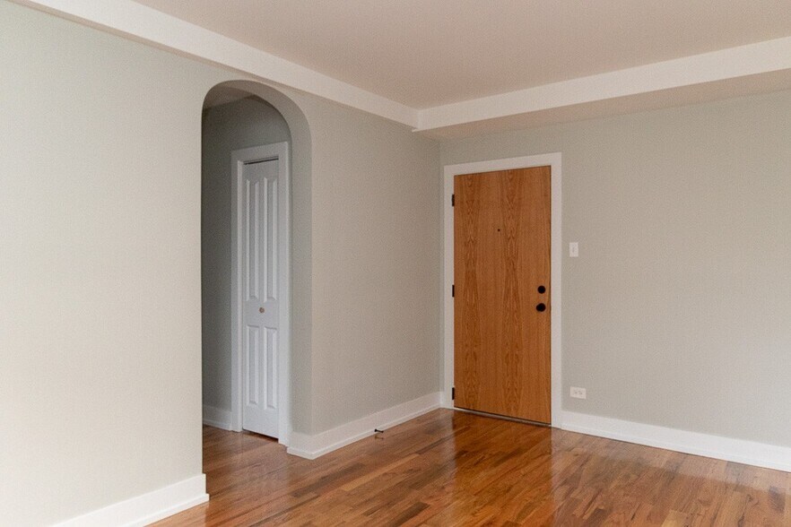 Building Photo - 559 W Arlington Pl