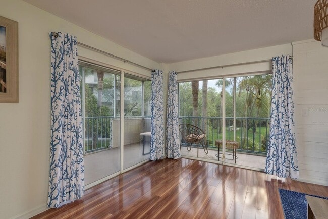 Building Photo - 5557 Sea Forest Dr