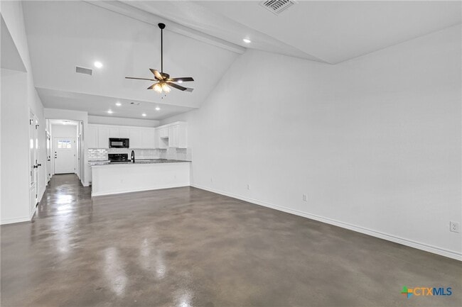 Building Photo - 905 Smoke Tree Ln