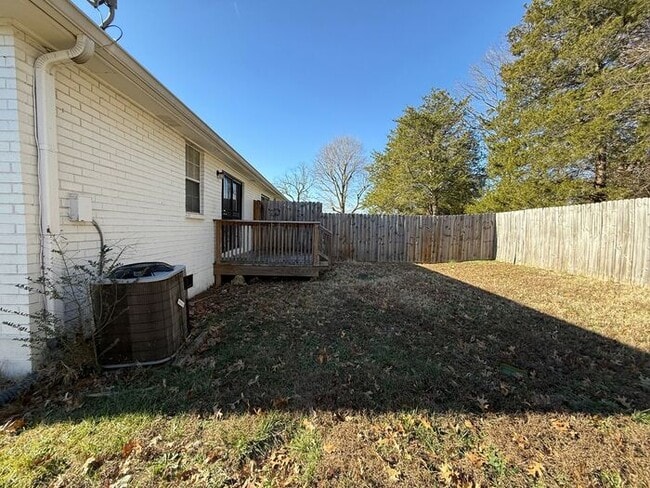 Building Photo - For Rent - Great Duplex Unit in North Nashville