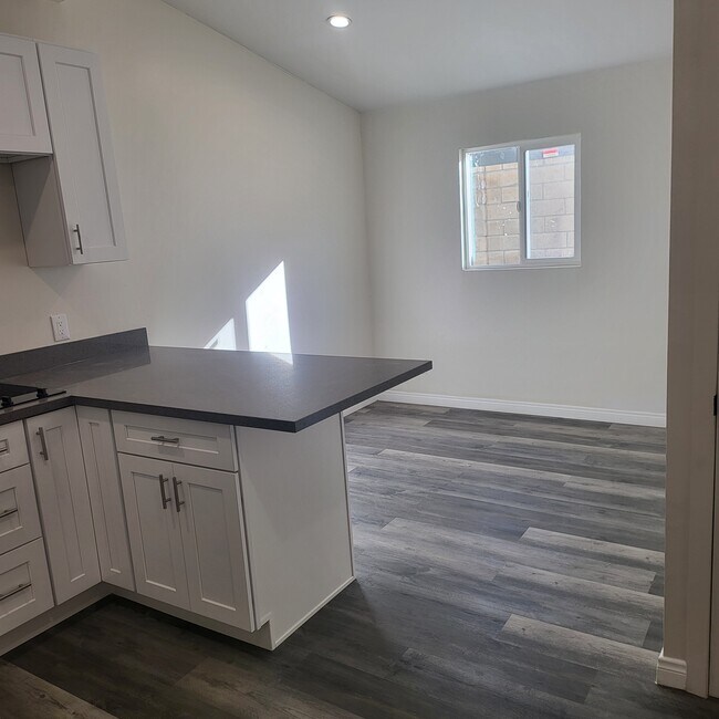 Building Photo - 27221 Hidaway Ave