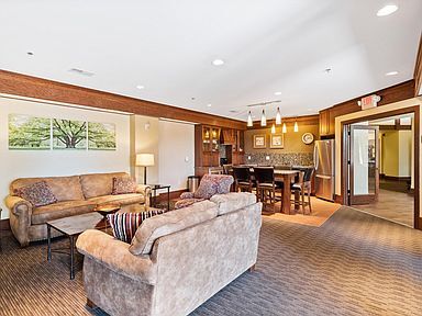 Community Room - 3251 Louisiana Ave S