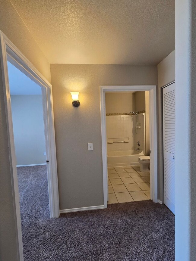 Building Photo - A Fabulous 2 Bedroom Downstairs Condo Cent...