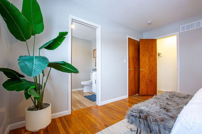 Building Photo - Beautifully Renovated with Lots of Space! 3 Bedroom / 2 Bath Ranch in Blair!