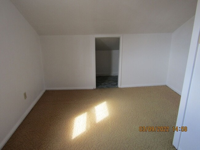 Building Photo - centrally located, pets negotiable with ow...